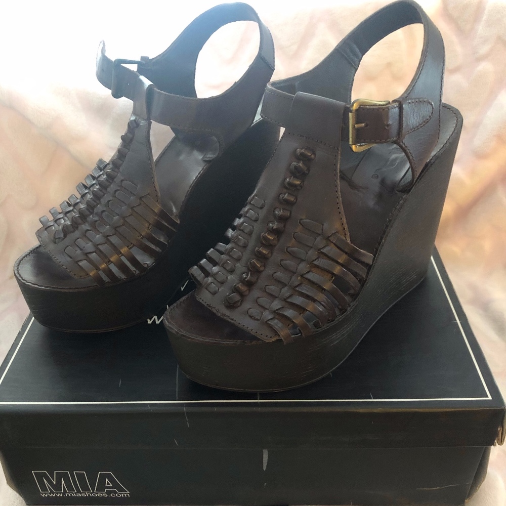 MIA wedges